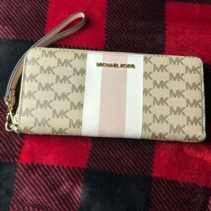 Michael Kors wallet